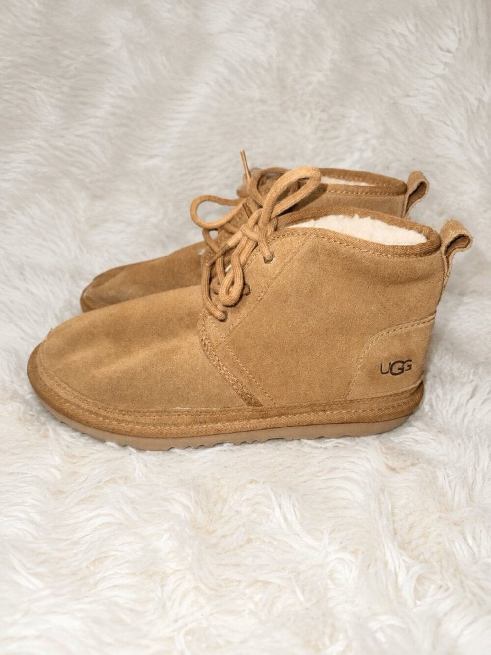 UGG Neumel Chukka Suede Lace Up Ankle Boots Size 6.5 Chestnut - 1094269